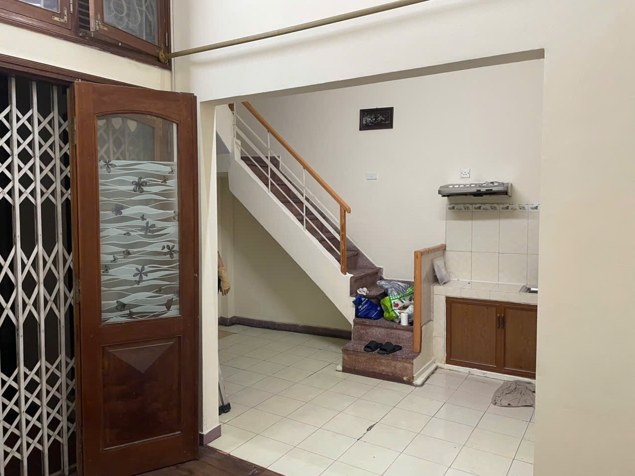 Cho thuê nhà nguyên căn Vũ Thạnh 3 tầng x 40m2, 3 ngủ, 2 WC, 10 triệu/th ở hộ gia đình