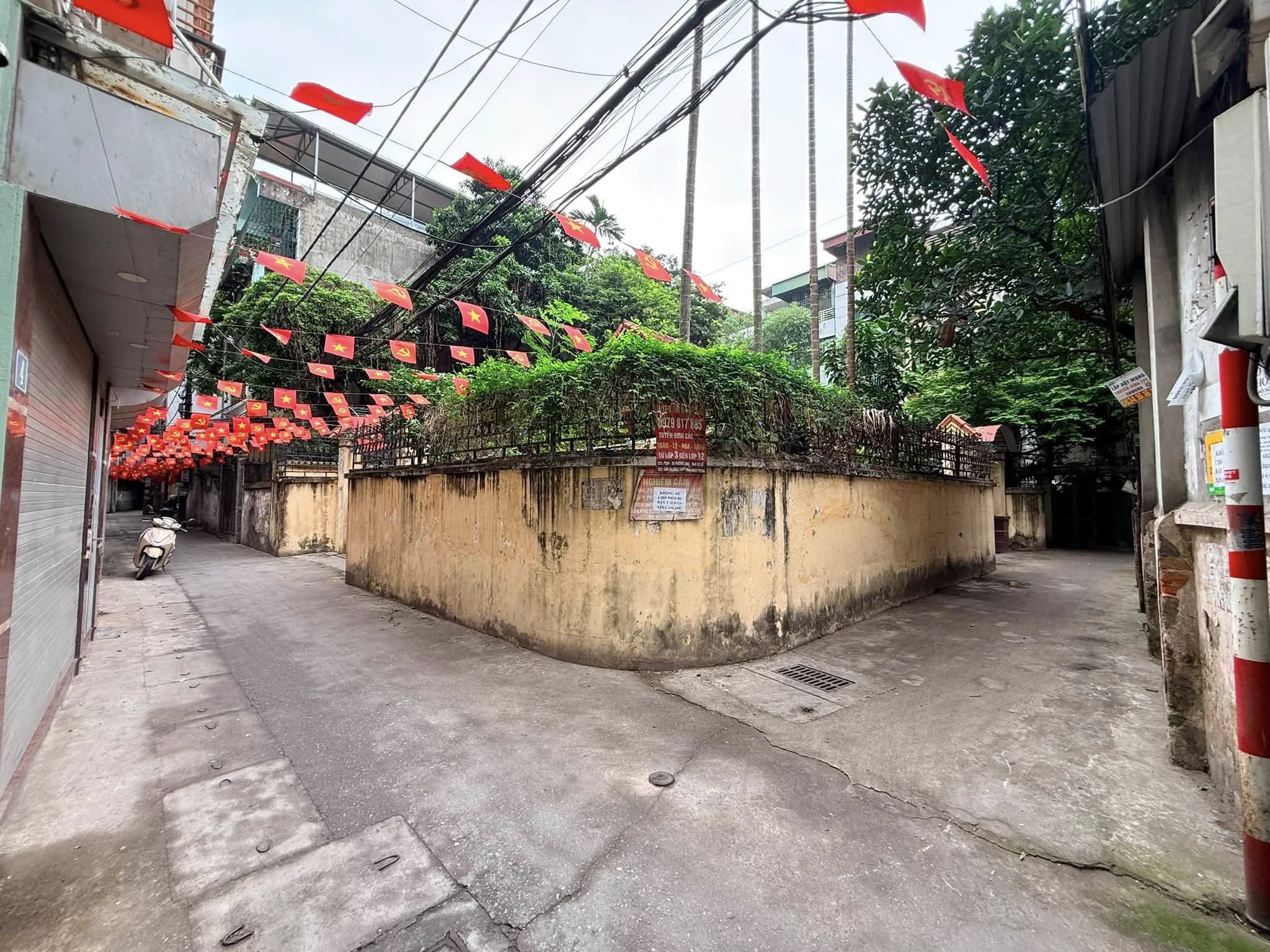 BÁN MẢNH ĐẤT ĐƯỜNG VŨ TÔNG PHAN. 304M2 - LÔ GÓC. MT 15M.