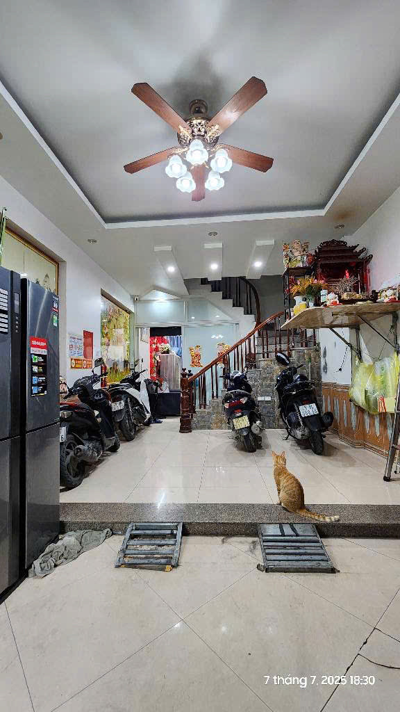 NHÀ DÂN XÂY Ở NGÕ 387 VŨ TÔNG PHAN