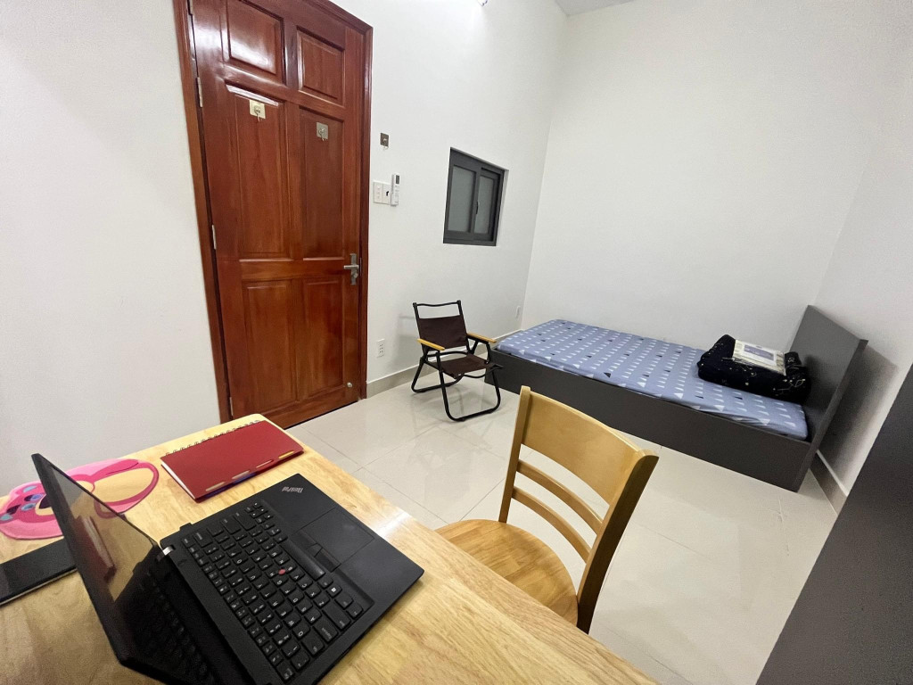 Phòng cho thuê 5.7 tr, gần Chợ Bà Chiểu giáp quận 1