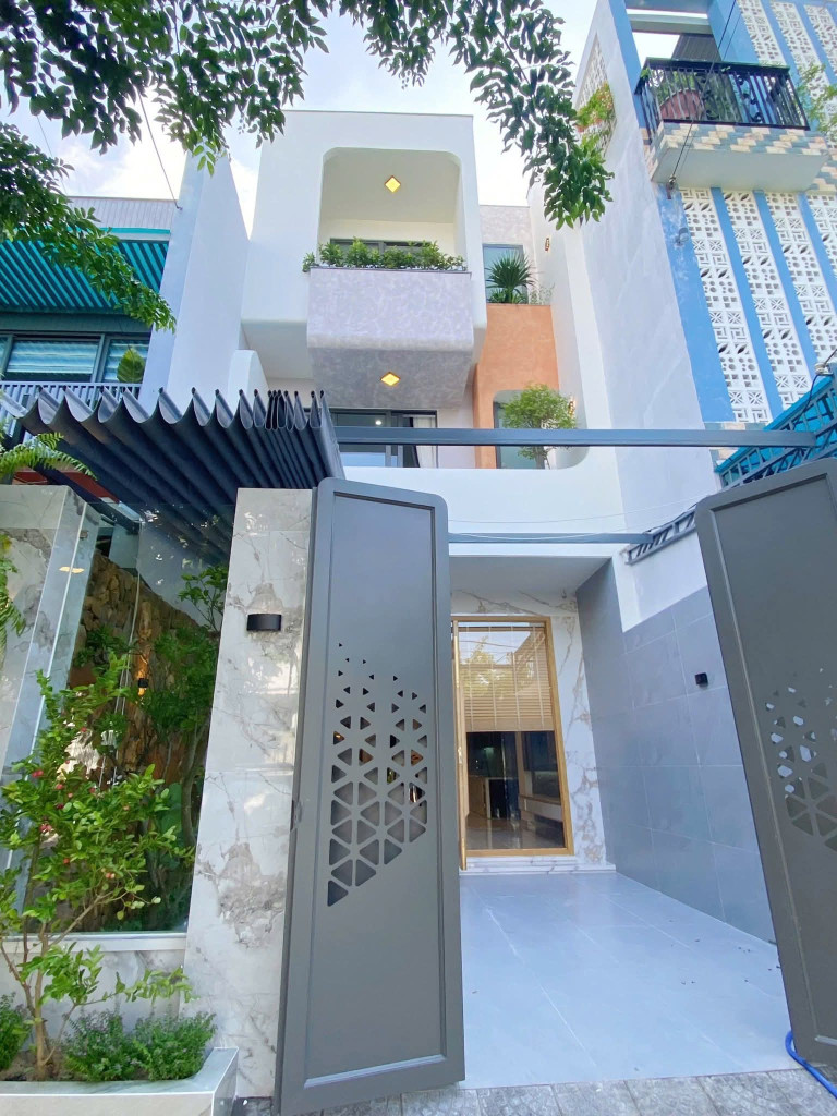 Bán nhà Vũ Xuân Thiều, Hoà Xuân, 3 Tầng, 4 Phòng Ngủ - Giá 7.69 Tỷ TL