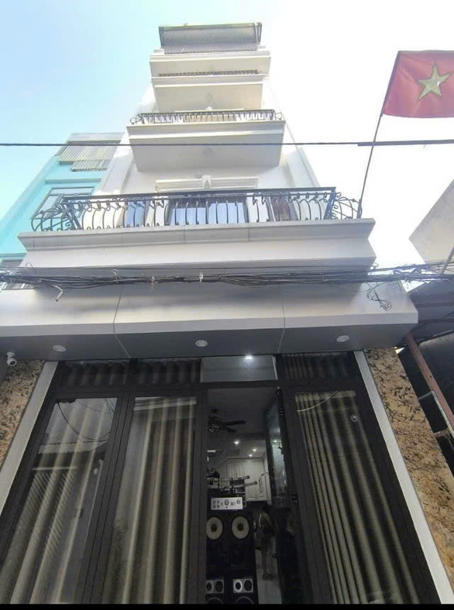 NHÀ ĐẸP DÂN XÂY phố Vũ Xuân Thiều-Long Biển 40 m2,X 5 tầng,mặt tiền 4.1m, 8.5 tỷ Long Biên.