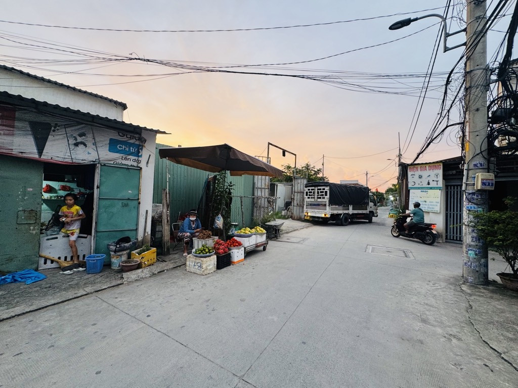 Bán Dãy Nhà Trọ Đường Vườn Lài, An Phú Đông Quận 12 – 200m² – 12 Phòng – Dòng Tiền 20 Triệu/Tháng