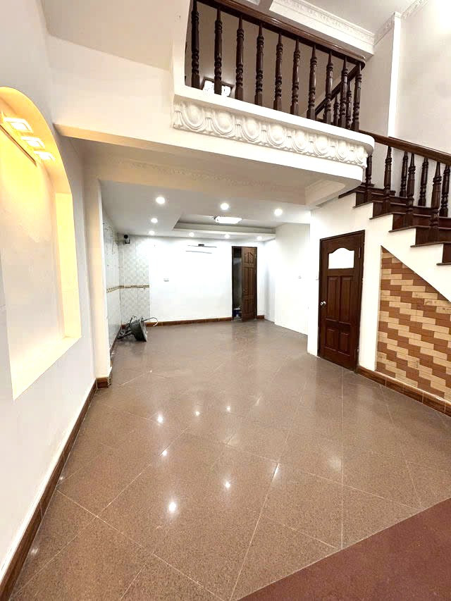 Mót bán hạ chào nhà phân lô nhà Vương Thừa Vũ,  ô tô vào nhà  DT: 50m2 x 5 tầng, MT: 4,8m, chào giá: 13,2 tỷ