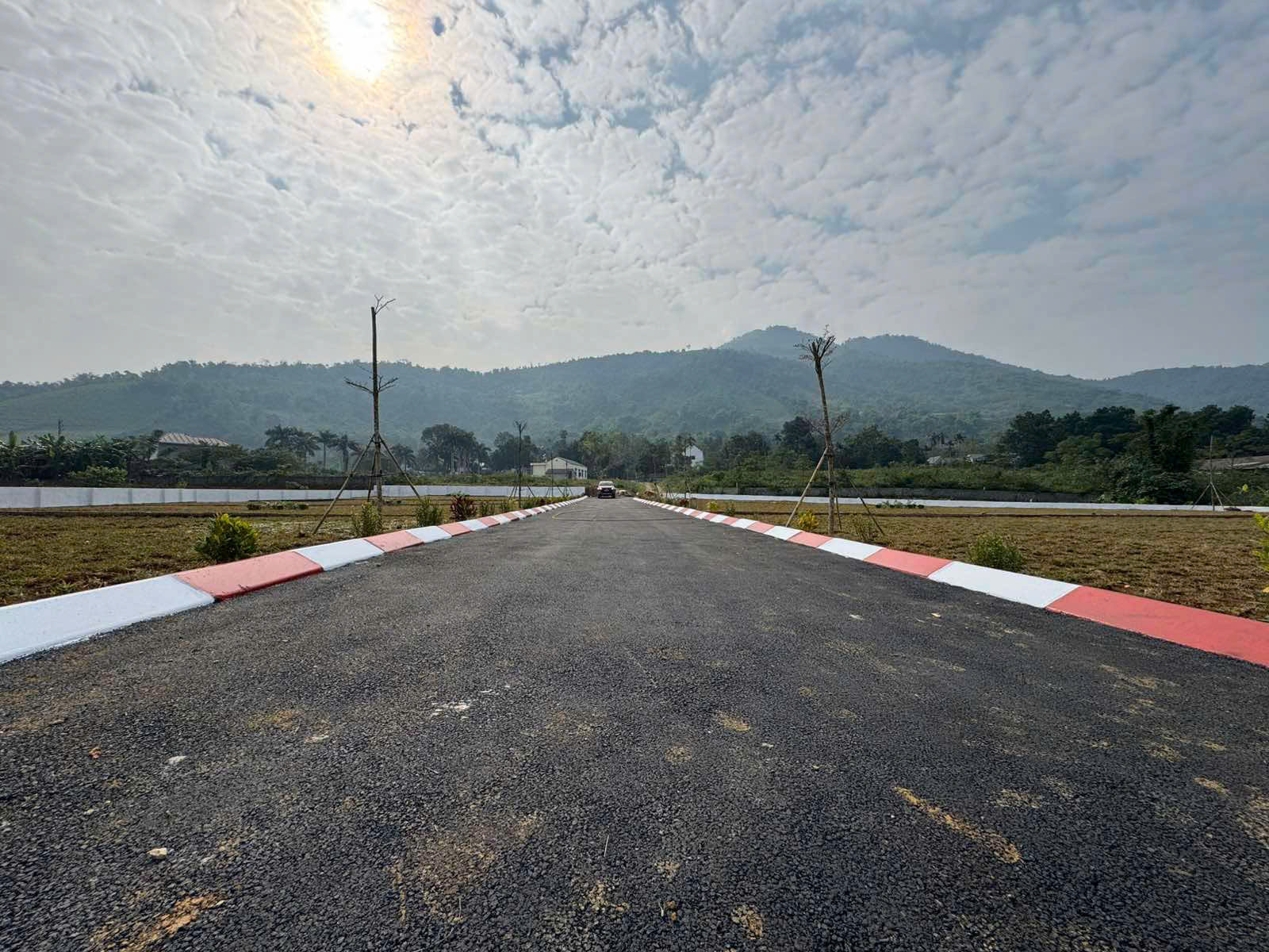 CƯ YÊN LƯƠNG SƠN HÒA BÌNH DT 590M2 GIÁ LOANH QUANH 2 TỶ TIỂU HỌC  VỊ TRÍ NẲM NGAY TRUNG TÂM CÁC KHU NGHỈ DƯỠNG
