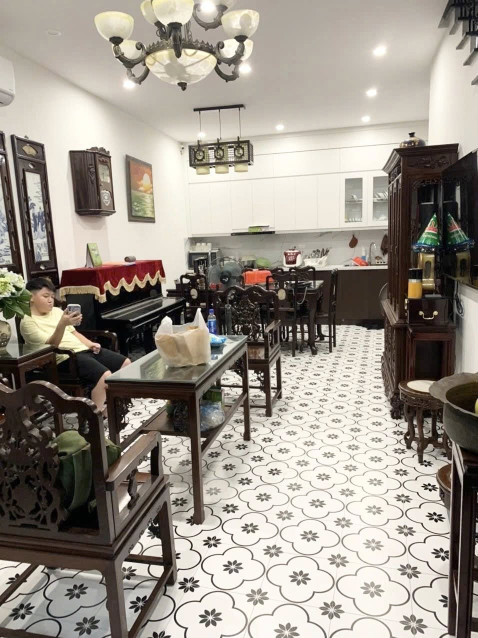 Bán nhà mặt phố Xã Đàn, 240m2, 4 tầng, mặt tiền 6.5m, 166.5 tỷ, kinh doanh đỉnh