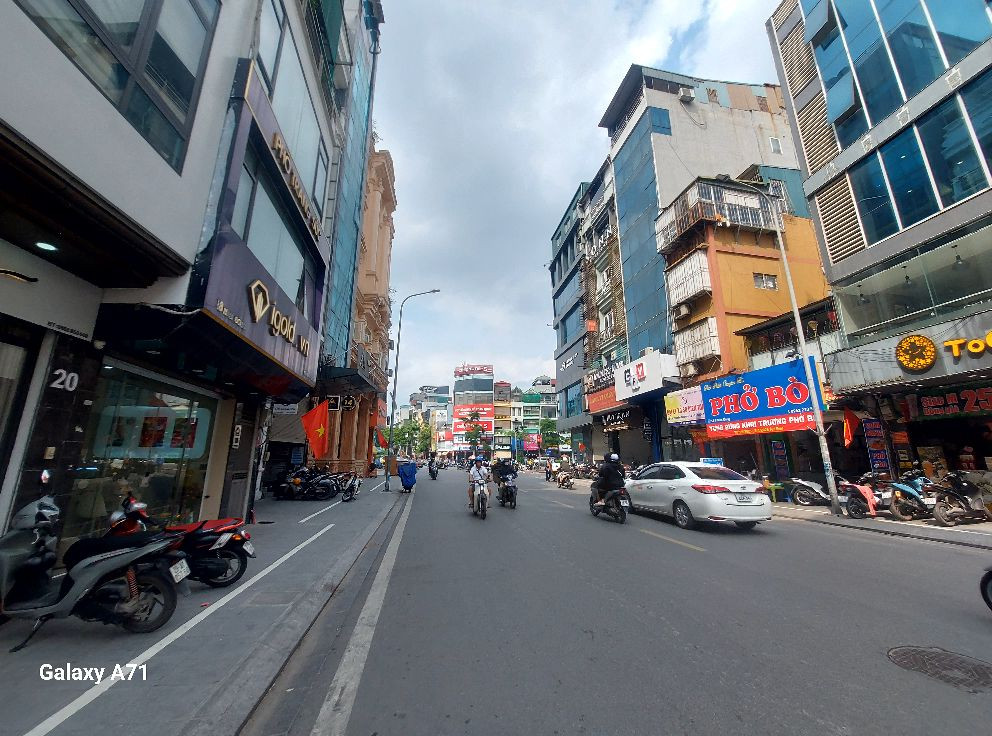 CHO THUÊ NHÀ MẶT PHỐ KHU VỰC XÃ ĐÀN - NAM ĐỒNG. 65M2, 7T, THANG MÁY. LÀM NGÂN HÀNG,TT DẠY HỌC, THỜI TRANG...