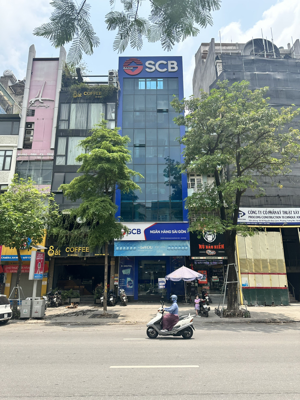 Mặt phố Xã Đàn 80m 7T thang máy. Hai mặt phố, vỉa hè 6m. Đang cho thuê 150tr/th