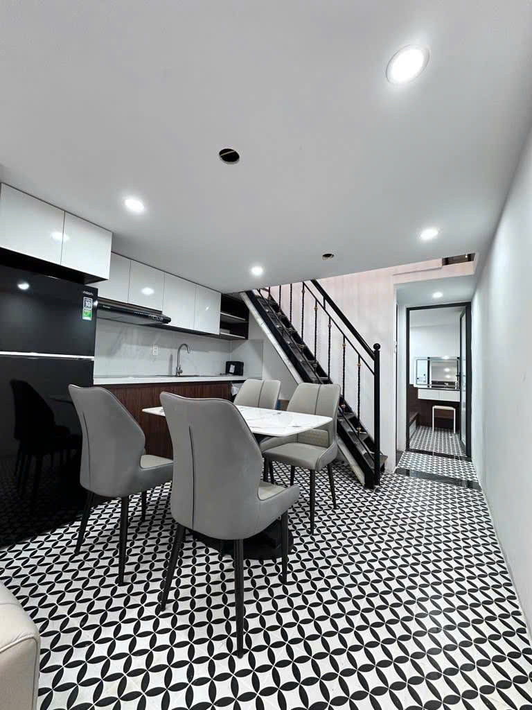 TẬP THỂ TẦNG 1 - SÂN RỘNG 4M - XÃ ĐÀN - DTSD 60M2 - KHÔNG CÓ NHÀ TRÊN ĐẦU - 3.65 TỶ