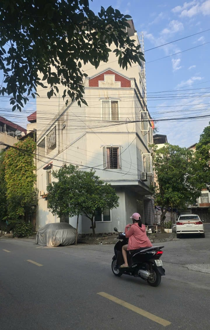 💥BÁN ĐẤT TẶNG NHÀ 3 TẦNG - LÔ GÓC DV XA LA – PHÂN LÔ VỈA HÈ – 2 Ô TÔ TRÁNH – 40M² - Giá 11,5tỷ💥