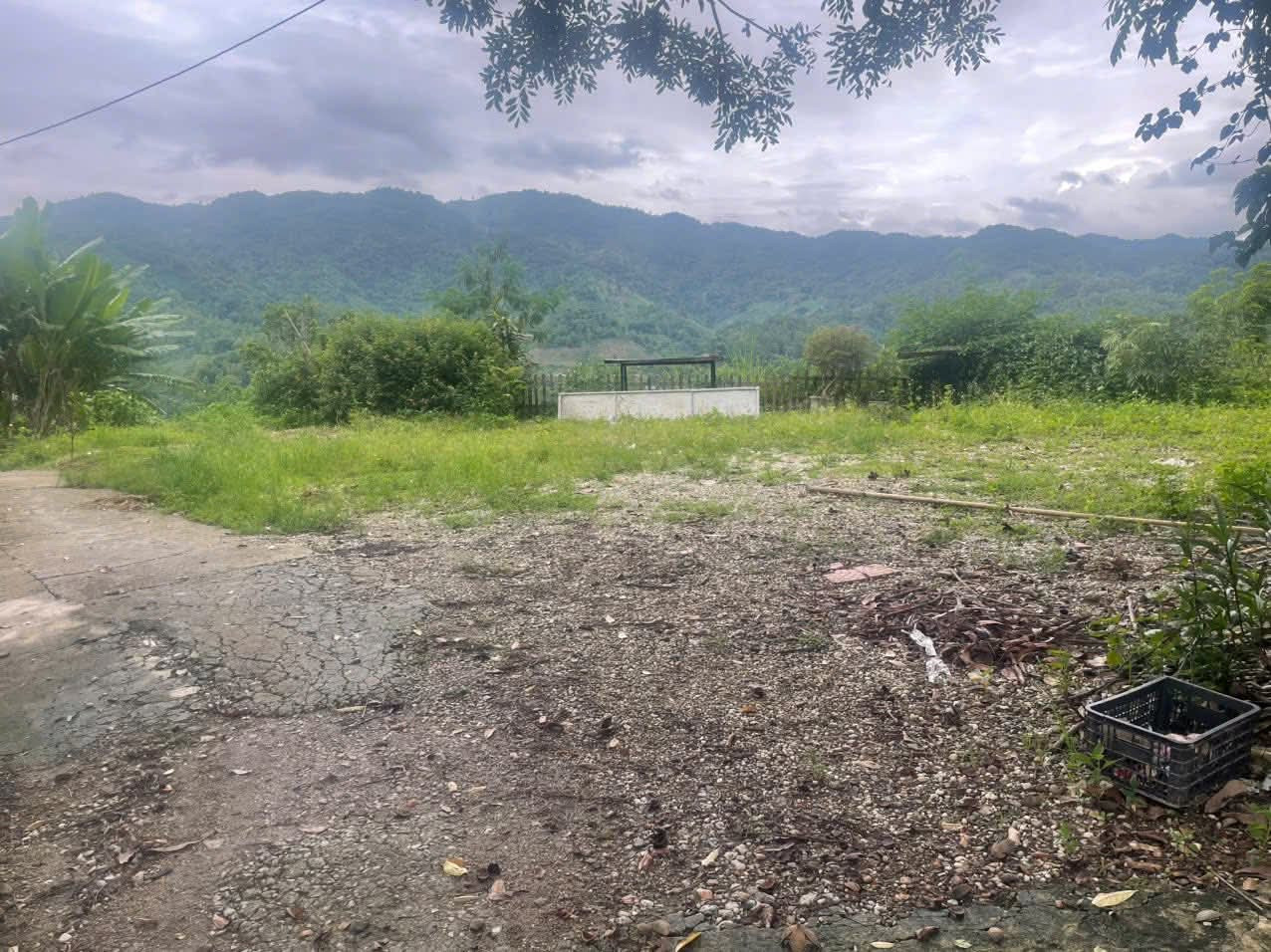 Bán nhà có kho bãi thích hợp để làm trang trại, nhà vườn, home stay tại bản tà lèng
