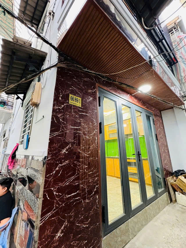 Giá mềm nhất quận Bình Thạnh: 2.88 tỷ -Xô Viết Nghệ Tĩnh 

- HẺM XÔ VIẾT NGHỆ TĨNH - NGUYỄN VĂN LẠC - PHƯỜNG 21 - Diện tích: 4.5 x 4.5 đất công nhận gần 19m - 3 TẦNG -Kết cấu: 1 trệt - 1 lầu đúc - 1 lửng đúc - 2 WC - 2 PN