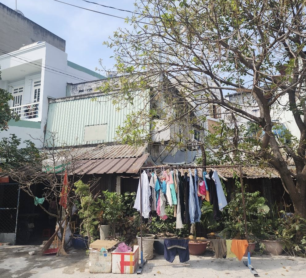 💸💸 Giá 3.7 Tỉ, Nhà nát Tiện xây mới mặt tiền ngang 10m, diện tích đất 50m2(đã trừ lộ giới) Quận 8 đường bêtong 14m.