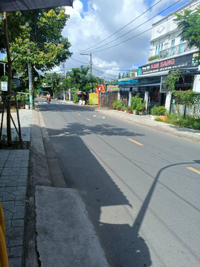 MẶT TIỀN XTT4, Hóc Môn, gần chợ XTT, 385M2 thổ cư 100%, ngang 7M, ĐƯỜNG NHỰA 10M, 11,9 tỷ