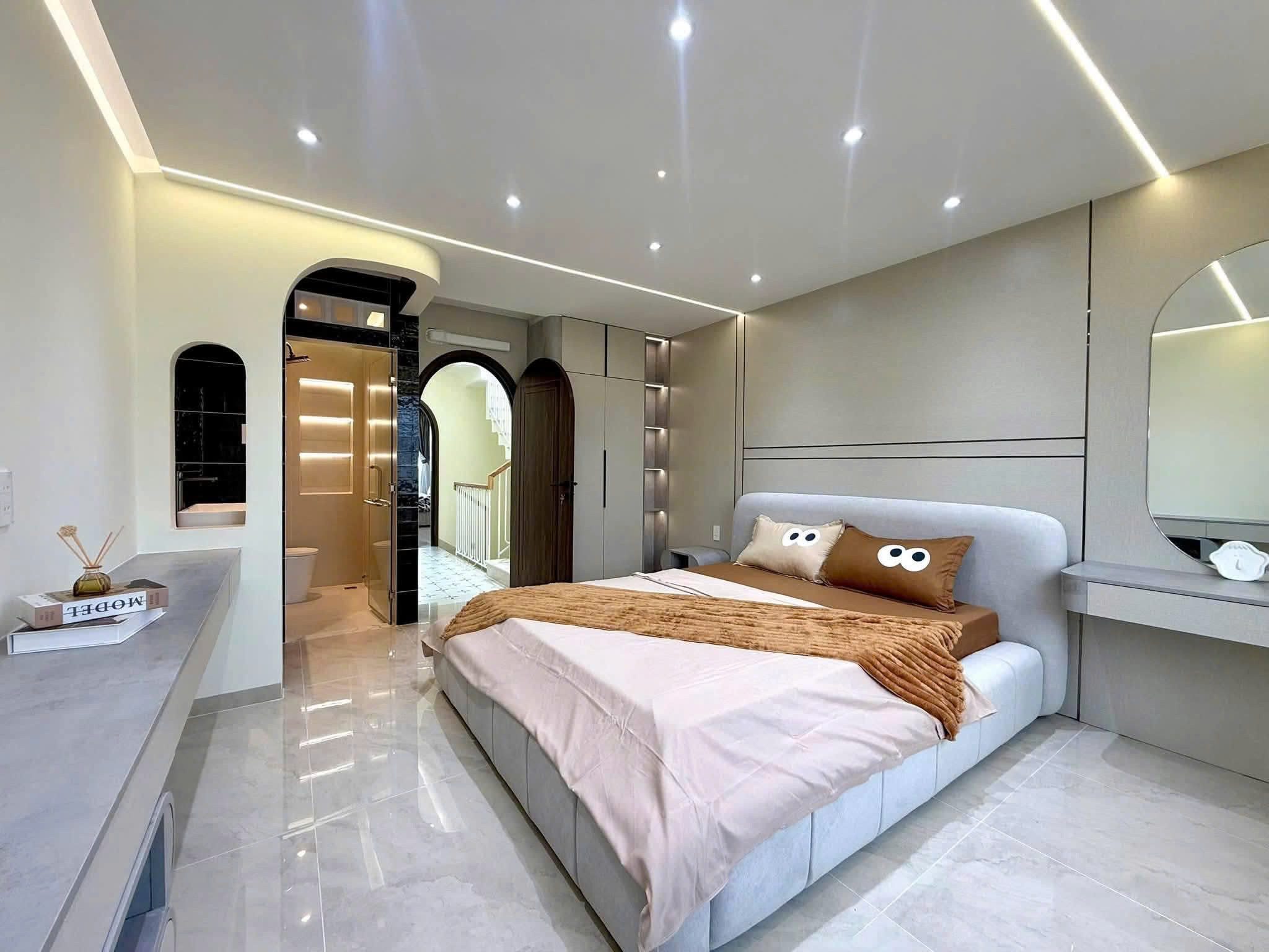 CHÚ BA CHÍNH CHỦ KÍ GIỬ BÁN NHÀ HXH DO NGỘP TIỀN KHÔNG XOAY VỐN NỔI BÁN NHANH TRƯỚC HÈ TẠI TÂN BÌNH 5 TỶ 700 TRIỆU | DT 88M2, SHR