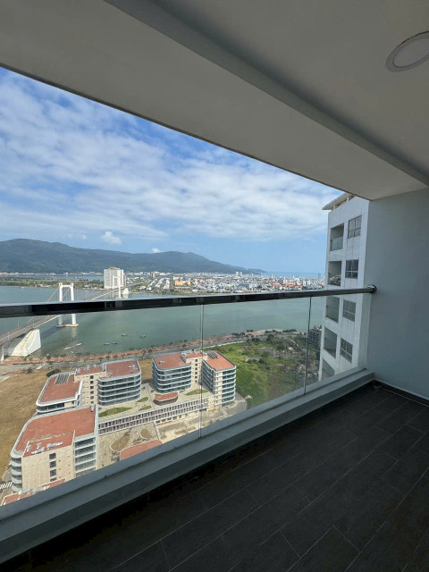 Bán Căn Hộ Hoàn Thiện ở Đà Nẵng- View Sông Hàn - View Biển - 3PN: 135m2 - Giá 4,x Tỷ