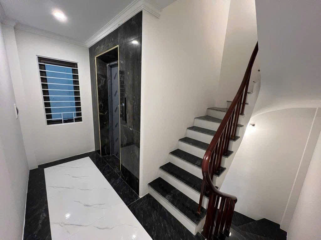 BÁN NHÀ XUÂN ĐỈNH - 6 TẦNG THANG MÁY – LÔ GÓC - SÁT ÔTÔ - MỚI KENG – DT 36M² – GIÁ 7.75 TỶ