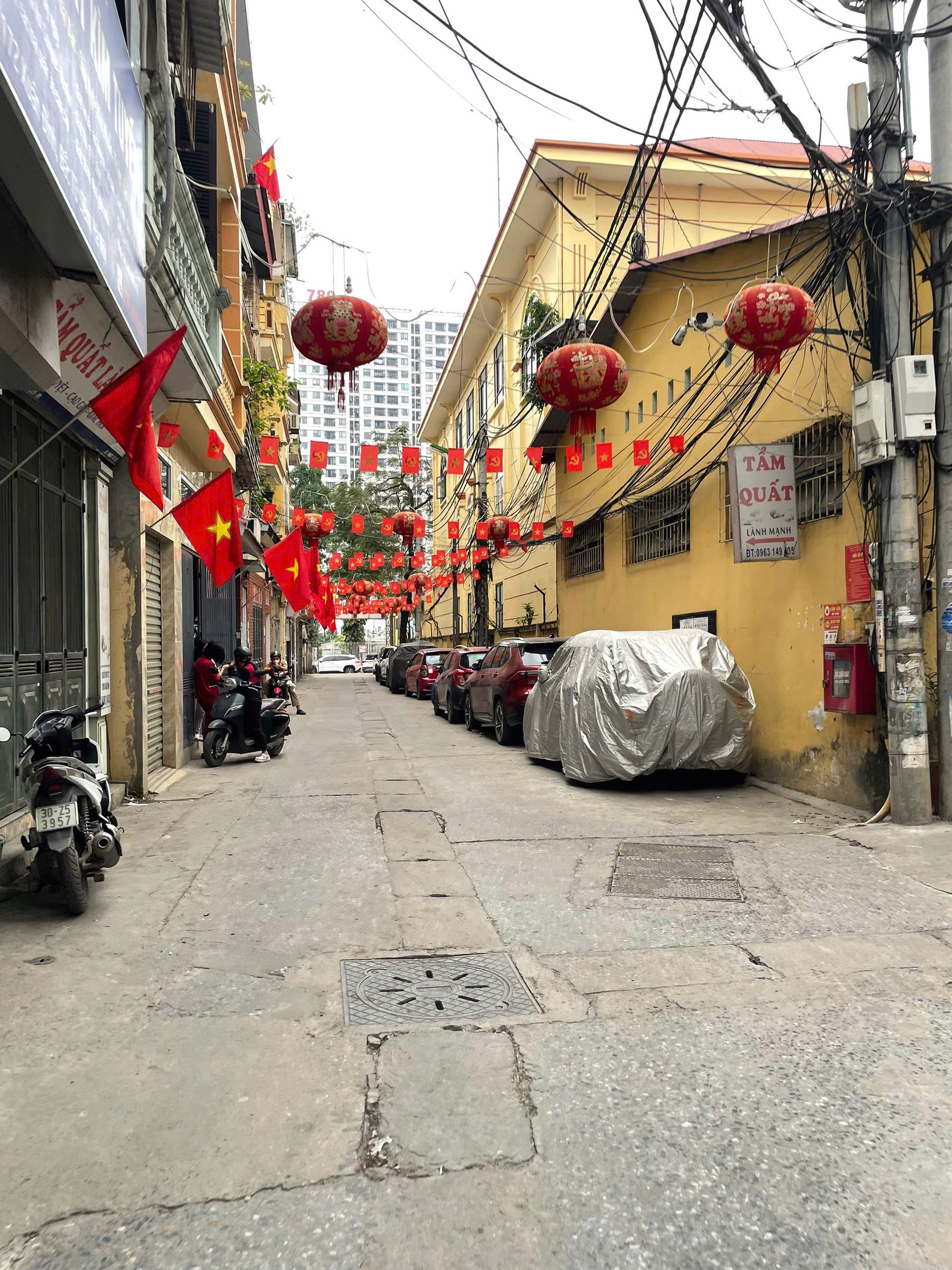NHÀ XUÂN ĐỈNH 39M² 5 TẦNG - 20M RA OTO - GẦN TRƯỜNG, GẦN CHỢ, DÂN TRÍ CAO
