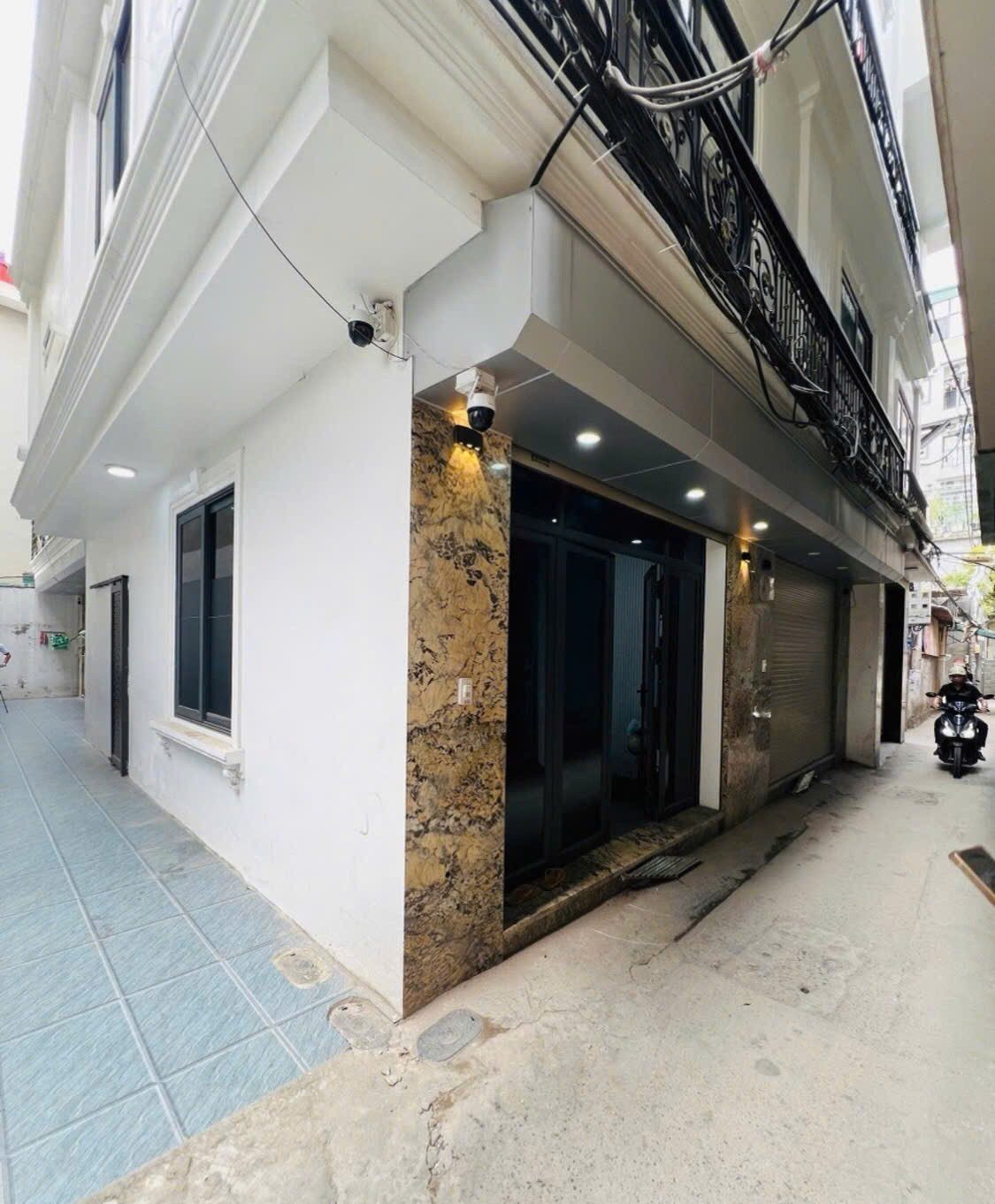Ngoại giao đoàn,3 mặt thoáng, 1 ngoặt ra ô tô tránh, 6t xây mới, thang máy, 42m2, 11 tỷ