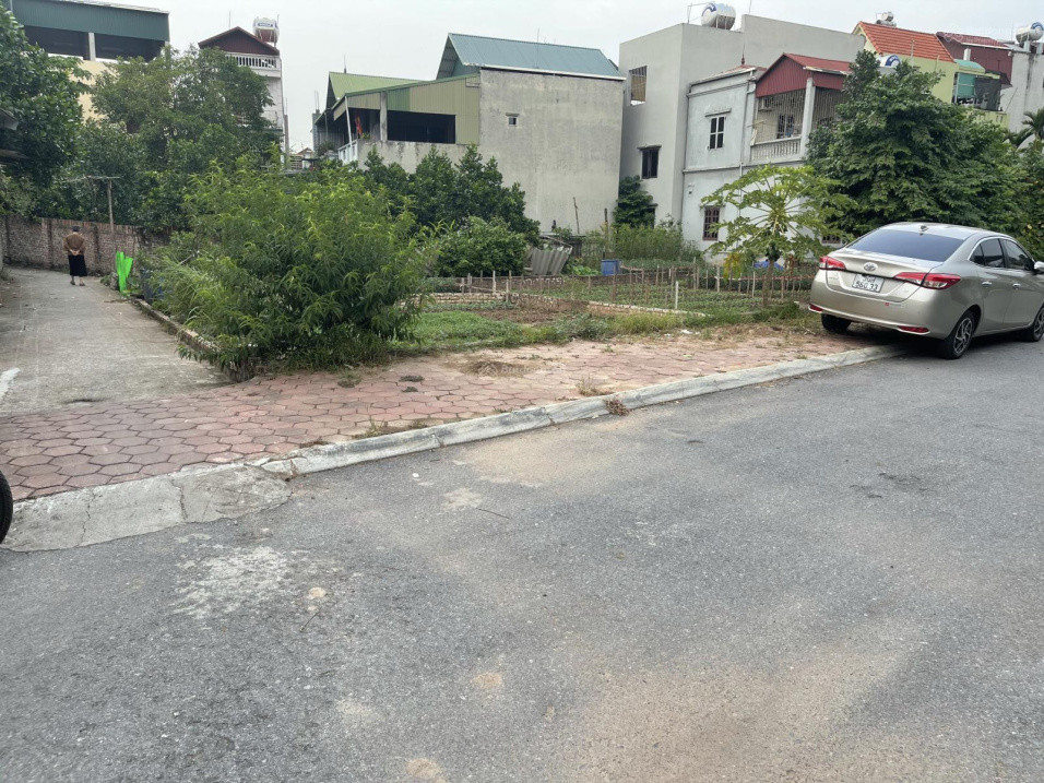Đất đẹp nằm ngay cửa ngõ Long Biên