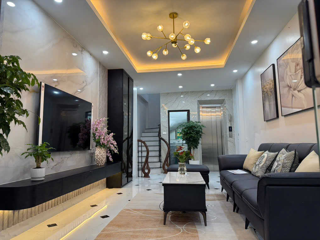 BÁN NHÀ 38M, 5 TẦNG, THANG MÁY – XUÂN LA - ÔTÔ NGỦ TRONG NHÀ – FULL NỘI THẤT CAO CẤP – GIÁ 11.6 TỶ