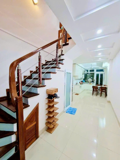 BÁN NHÀ XUÂN LA - 45M² x 6 TẦNG - 2 THOÁNG TRƯỚC SAU - NGÕ THÔNG VÕ CHÍ CÔNG – CHỈ 9.6 TỶ