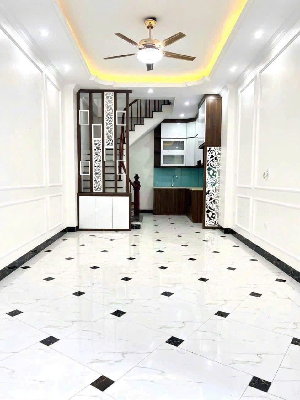 Cho Thuê Nhà Ngõ 80 Xuân Phương - Nam Từ Liêm 40M² 5 Tầng 3 Ngủ - Full Nội Thất - 10M Ra Phố - Giá Thuê 13tr