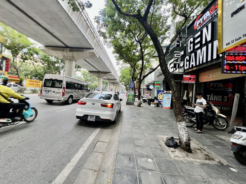 Bán nhà mặt phố Xuân Thuỷ (Cầu Giấy) 373m, 3 tầng, mt 4/12.3m, giá 83 Tỷ