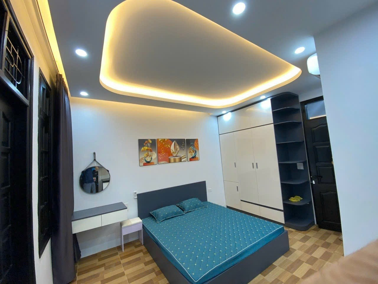 Bán nhà Xuân Thuỷ (CG) 48m, 5 tầng, mt 4.3m, giá 12 tỷ