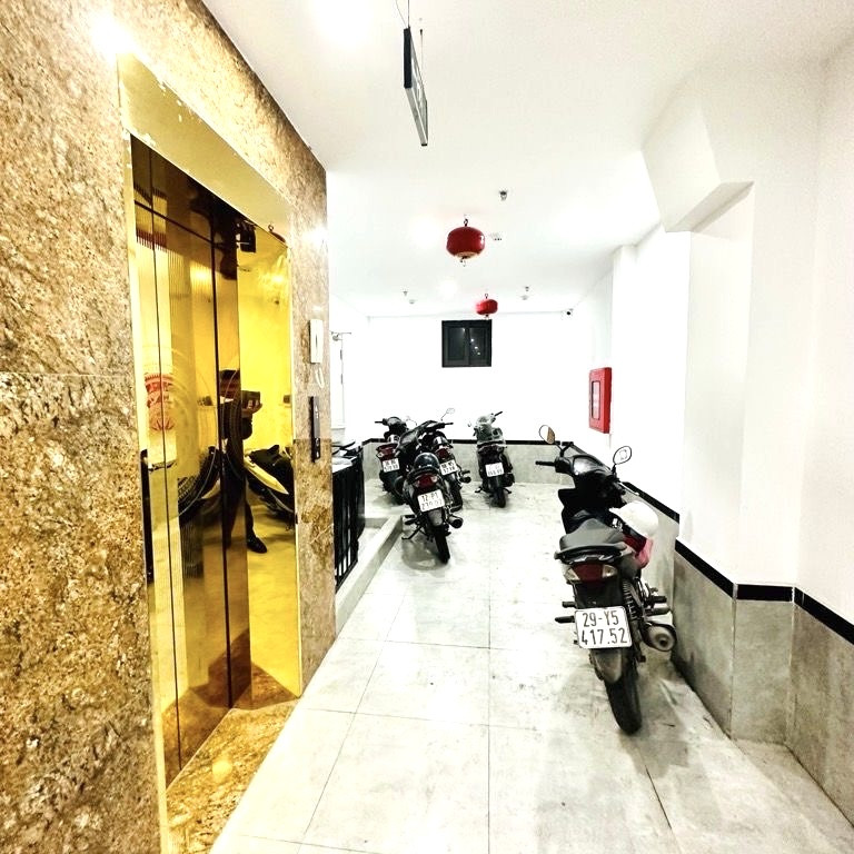 Nhà Dòng tiền Xuân Thuỷ 43m, thang máy, 10 phòng, 13.45 tỷ