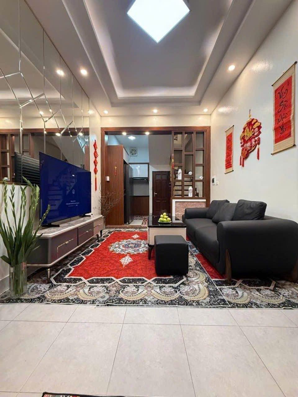CHỈ 1 CĂN DUY NHẤT - MẶT NGÕ THÔNG - OTO ĐỖ CỬA - TRUNG TÂM CẦU GIẤY