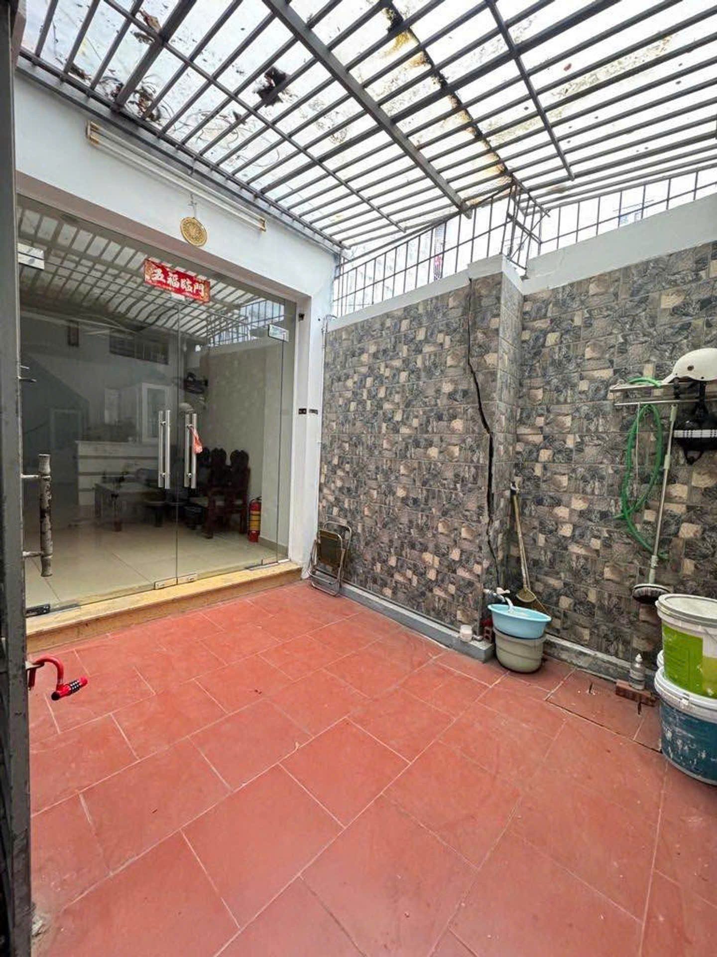 Bán nhà Xuân Thủy 38m2 5 tầng sát ĐH Quốc Gia ngõ thông sát phố