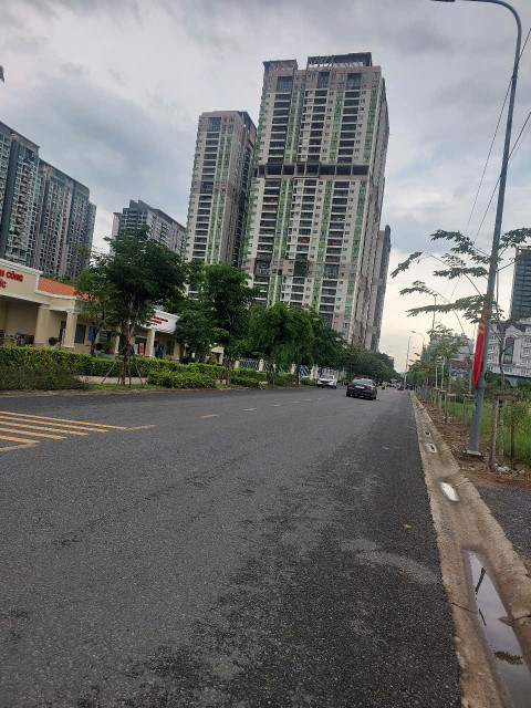 SIÊU PHẨM HIẾM BÁN DÀNH CHO GIỚI SIÊU GIÀU
SỞ HỮU BIỆT THỰ ĐẲNG CẤP XUÂN THỦY - Thảo Điền - Quận 2 - Ngay phố đi bộ Thảo Điền -Diện tích sử dụng 380m2 - 3 Tầng - Thông Số đẹp 16 X 24. - CHỈ 100 TỶ