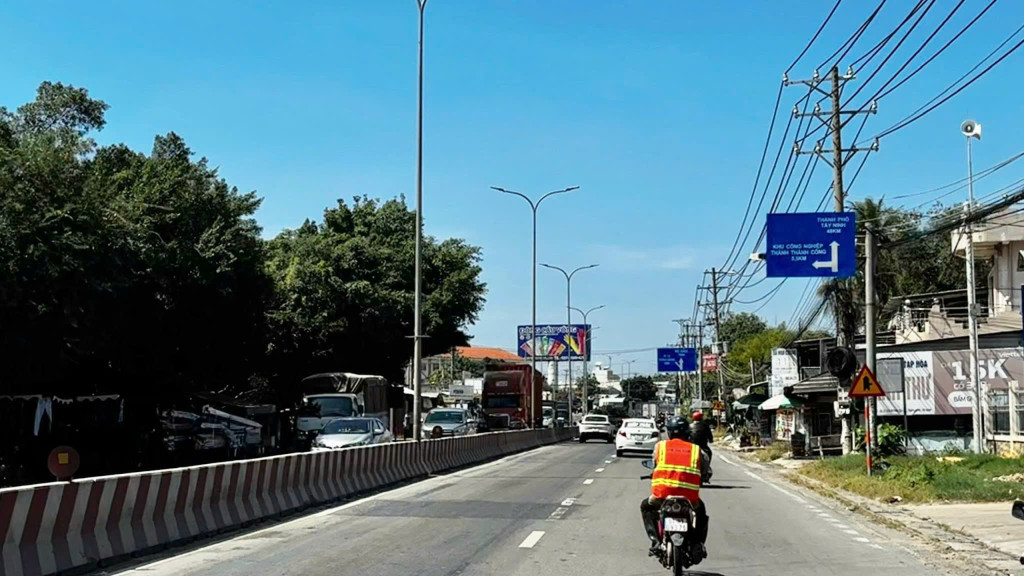 450 triệu có ngay lô đất 10mét ngang mặt tiền đường tỉnh lộ 2 phường lộc hưng sổ hồng
