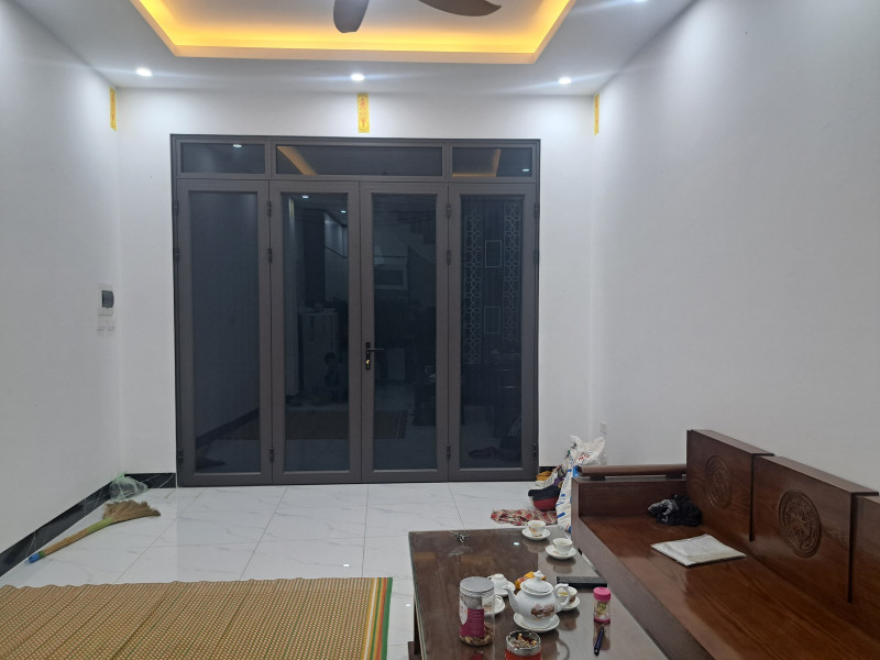 Bán nhà Ỷ La (Hà Đông) 30m, 5 tầng, mt 3.8m, giá 5.35 tỷ