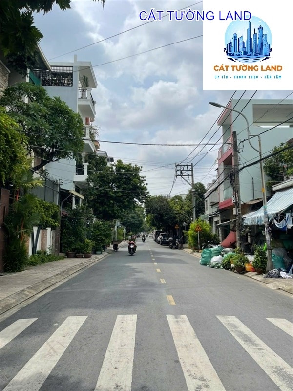 Bán nhà 81m2, 4 Tầng -- MTKD Ỷ Lan, Hiệp Tân, Tân Phú – gần CV Đầm Sen --  chỉ 10.3 tỷ