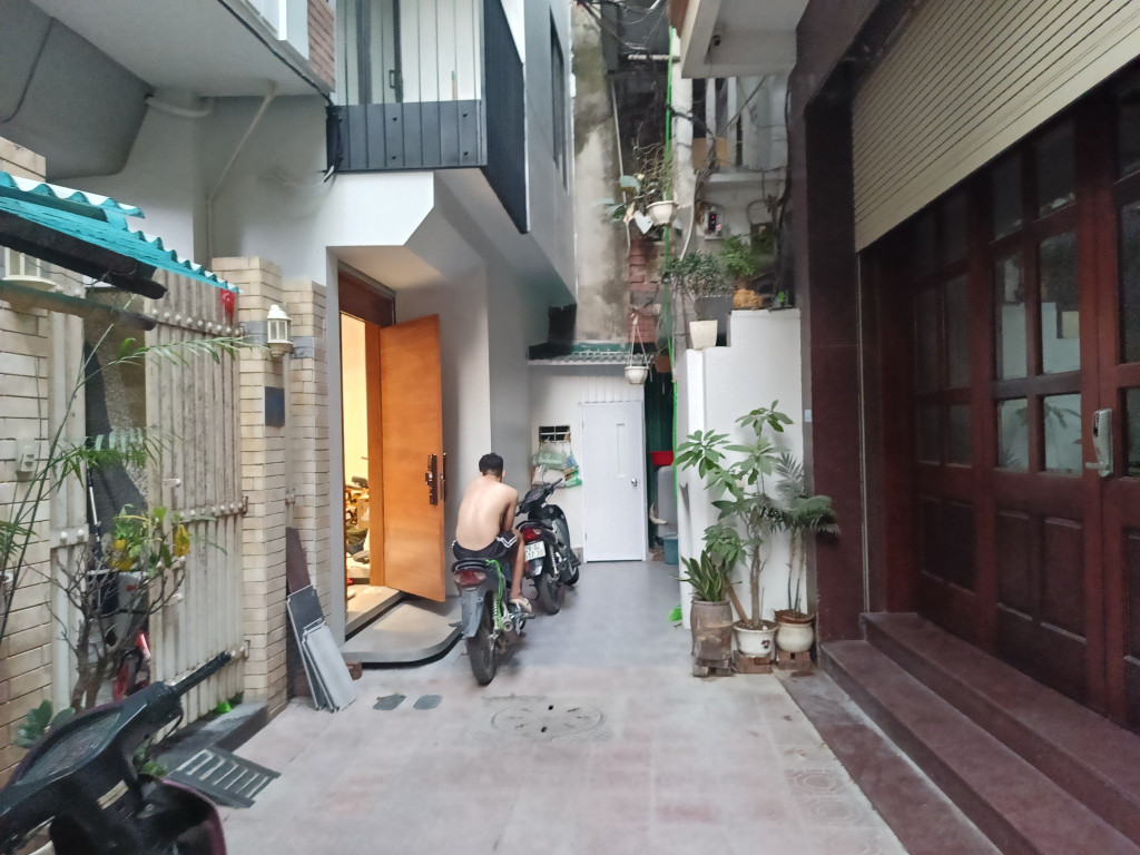 Nhà 3T hiếm, khu VIP gần Chợ Giời, ít nhà bán quận HBT, ngõ ô tô tránh