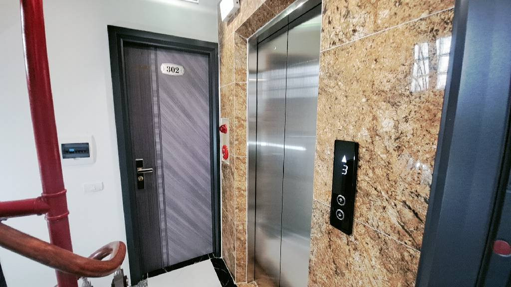 GÀ ĐẺ TRỨNG VÀNG  - TT CẦU GIẤY  - 45M CHDV MỚI CỨNG - 7 TẦNG - THANG MÁY
