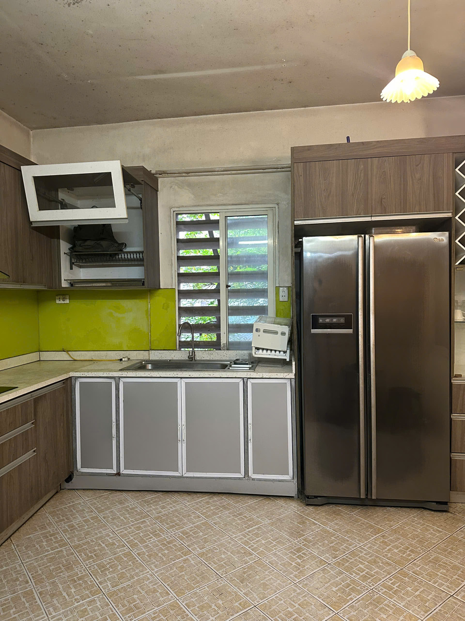 Cho thuê nhà Phố Yên Lạc, 5 tầng x 50m2, 5 ngủ, 18 Triệu làm VP, KD online, ở gia đình