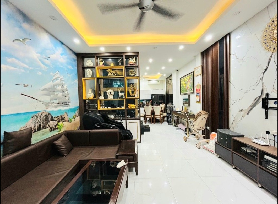 Nhà Đẹp Vĩnh Tuy 55M>Thang Máy - Full Nội Thất - Lô Góc - Ô Tô Đỗ Cửa