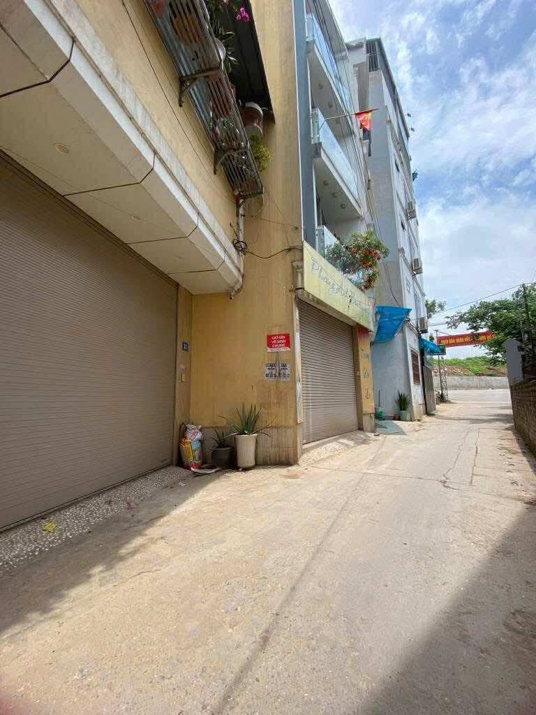 🏡 Bán nhà 4.5 tầng, lô góc trung tâm Tổ 10 Yên Nghĩa giá nhỉnh 5tỷ.