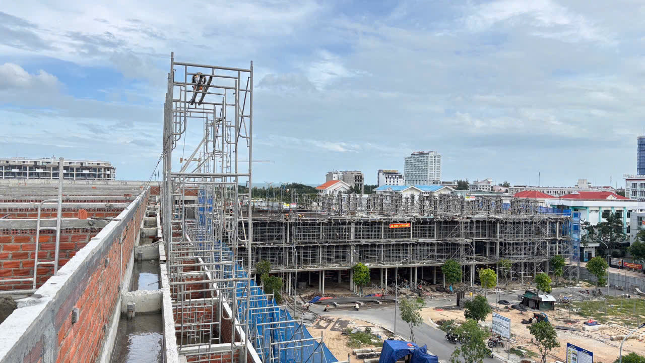 Nhà mặt Phố 4 tầng tại khu đô thị biển Bình Sơn (Khu K2)