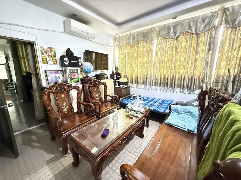Bán nhà hạ chào 3 tỷ  HXH thông, tránh Yên Thế, P2, Tân Bình, 110m2, 3 tầng, giá rẻ