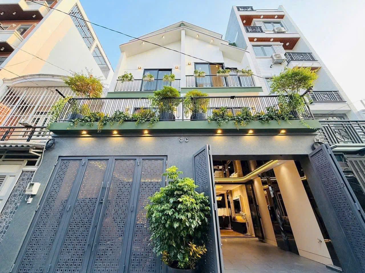Giá siêu ngộp nhà Yên Thế P.2 Tân Bình. Giá: 2,99 tỷ. DT: 65m2. 4 Tầng, 3PN 3WC. Sổ Hồng Riêng