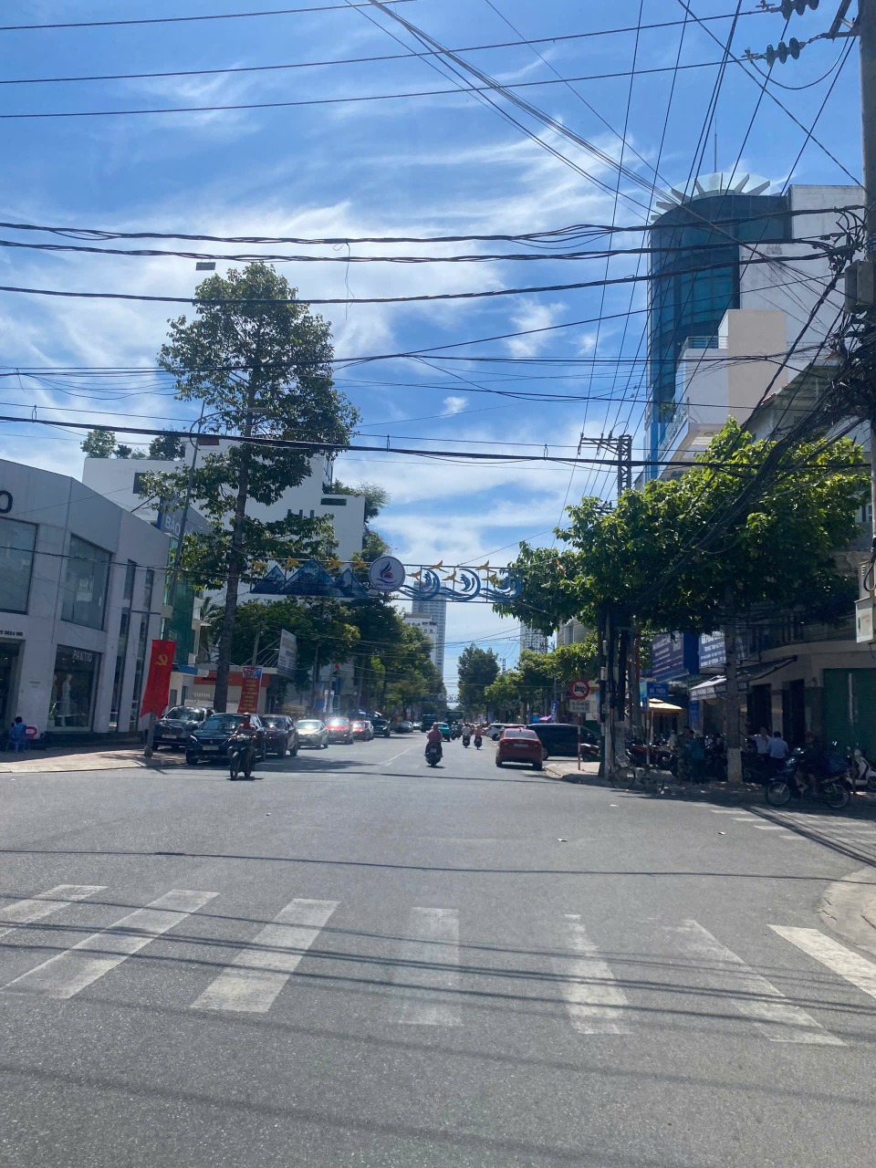 Bán Nhà Góc 2 Mặt Tiền đường Yersin-P.Phương Sài
- Tỉnh Khanh Hòa - DT: 41m2 ngang 5m -  liên hệ: e Trinh