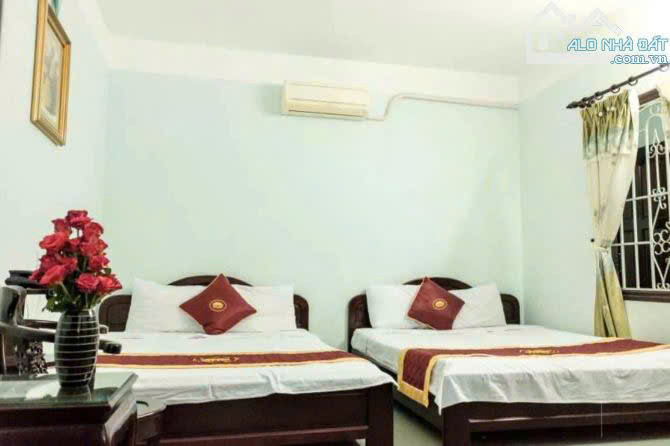 BÁN KHÁCH SẠN Mặt tiền đường Yersin, P. Vạn Thắng, TP. Nha Trang 111.1m² (Ngang 4.94m) Giá bán: 220 triệu/m²
 Tổng giá trị tài sản chỉ ~24,4 tỷ Ngọc Bích Land