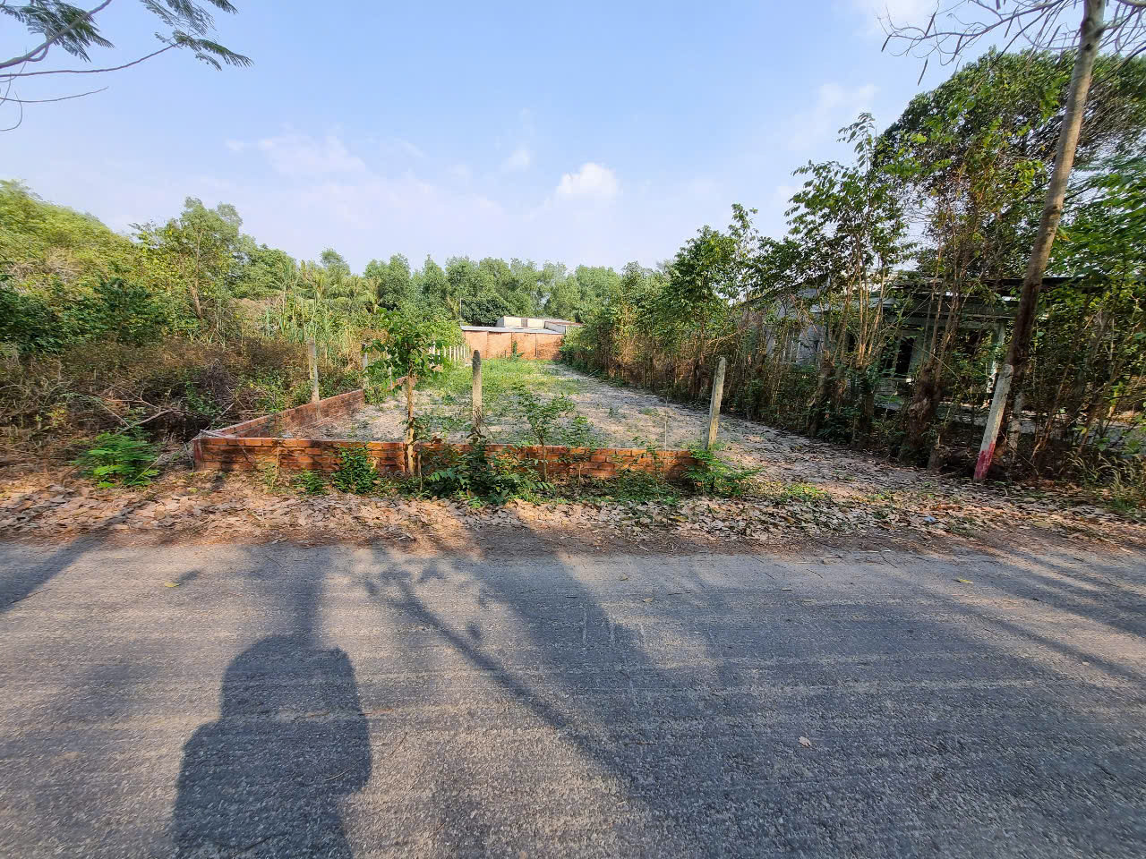 (S542) Đất xã Trung Lập Thượng, mặt tiền đường nhựa, thông, dt 426m2, thổ 200m2, giá 2 tỷ