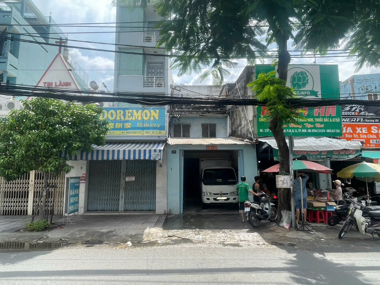 Nhà mặt tiền ( chính chủ ) đường Lạc Long Quân, Phường 10, Quận 11 , khu dân cư sầm uất.