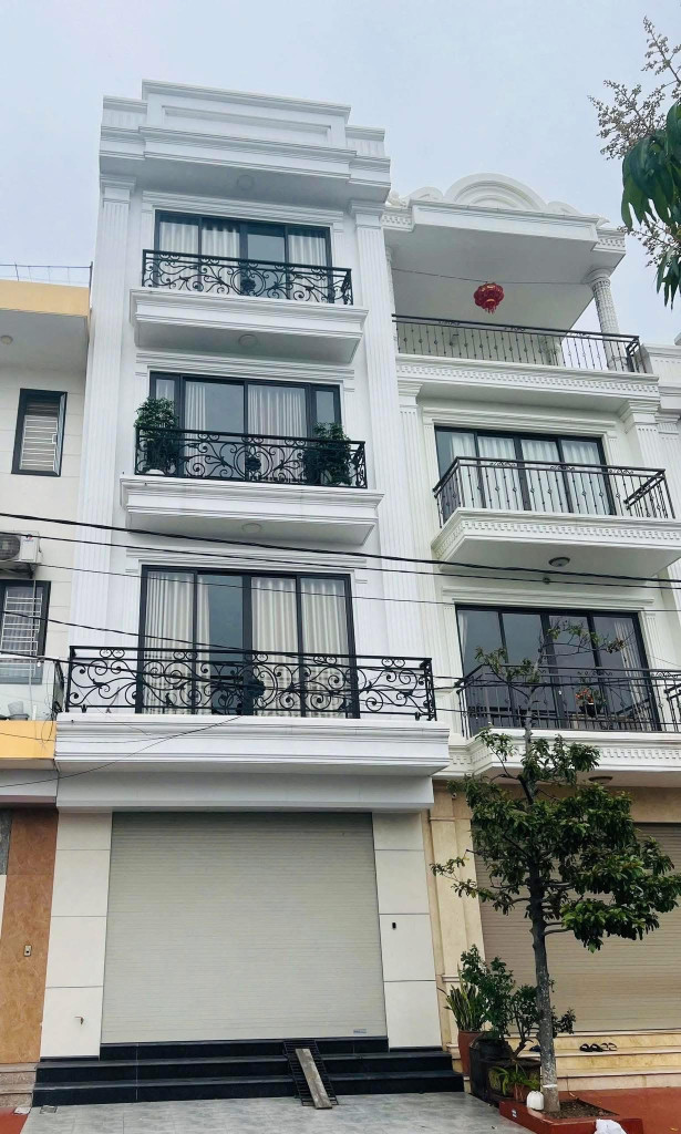 BÁN NHÀ SAU NHÀ SÁCH TRÍ VIỆT,TRẦN HƯNG ĐẠO,HẠ LONG