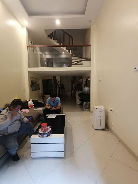 Bán Nhà! Hoàng Hoa Thám,20m Oto ,Ngõ Nông,DT: 45m2 x 4Tầng,MT: 4.5m,Giá: 8.9 tỷ Ba Đình